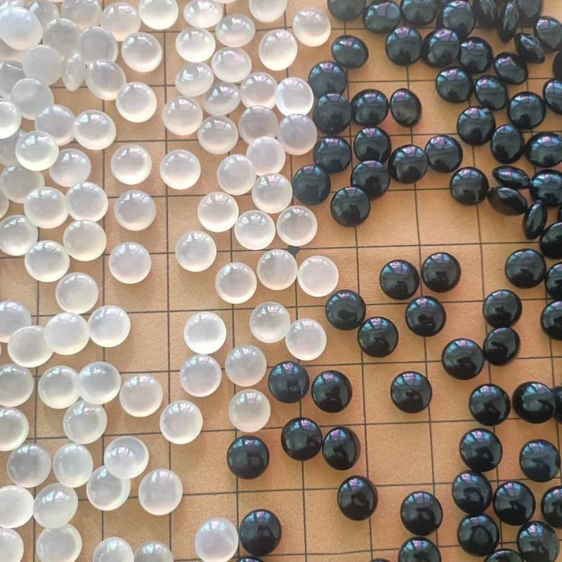 Natural agate Go black and white small chess pieces with a diameter of 16mm, agate has natural texture