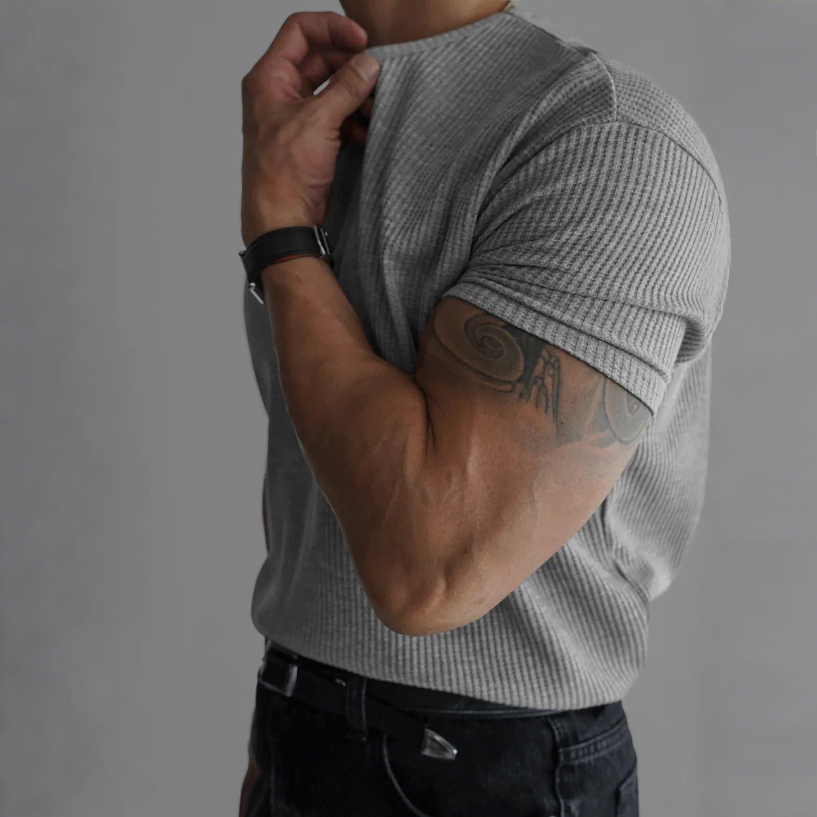 2026 New Men Waffle Knit Short Sleeve T Shirt Slim Fit Crew Neck Tee Korean Commuter Style Versatile Summer Casual Tops