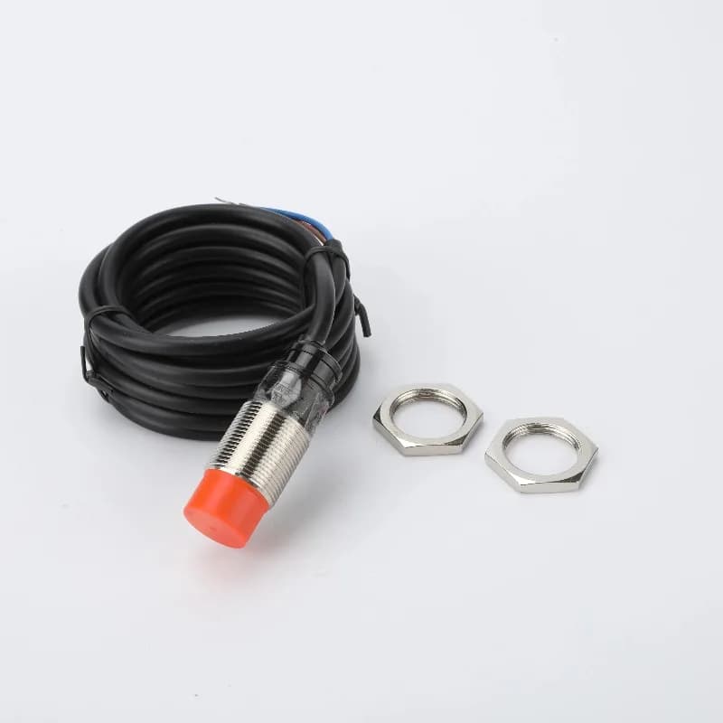 DC6-36V PR18-8DP IP67 Waterproof Automatic PNP Output 8mm Induction Distance Cylinder Mounted Induction Proximity Sensor