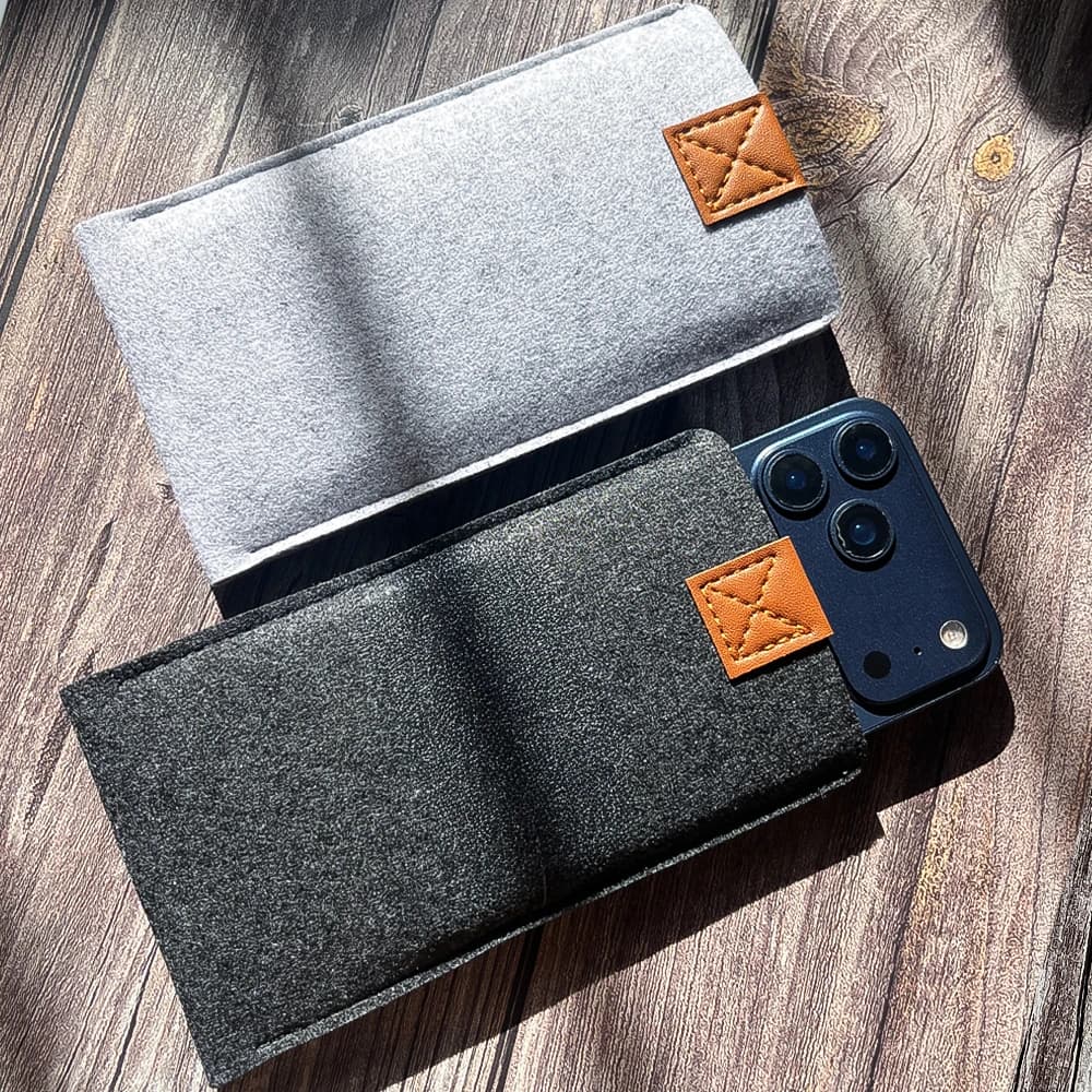 Handmade Wool Felt Phone Sleeve for iPhone 17 Pro Max, Ultra-Thin Pouch Bag Card Case for iPhone 17 Air 17Pro Cover Accessories