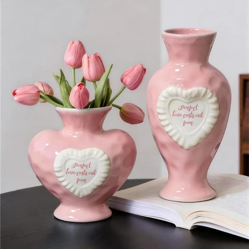 Love Ceramic Vase with Antique Style Flower Arrangement, High-end Decoration, French Retro Design, Home Decoration