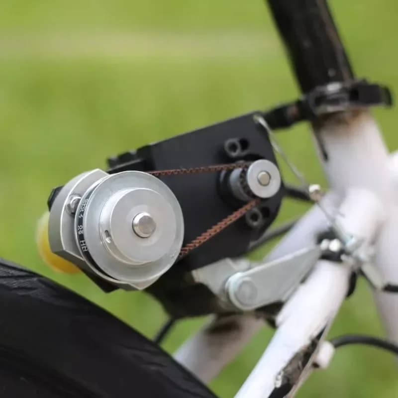 Bicycle booster, electric power, clutch function, easy riding