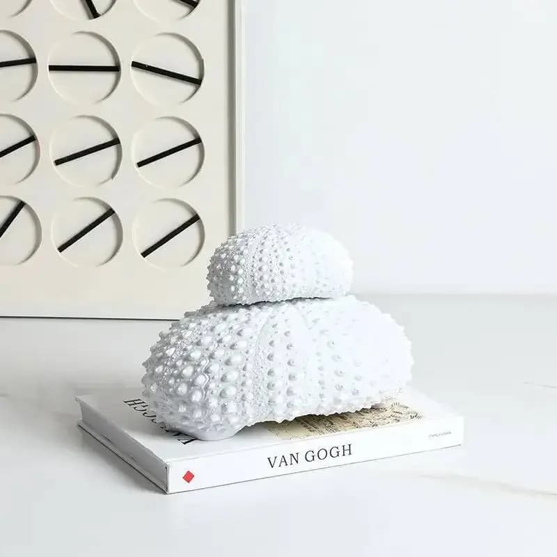 Resin Handicrafts White Abstract Sea Urchin Shells Irregular Spiny Ball Ornament Decorative Figurines Home Decoration