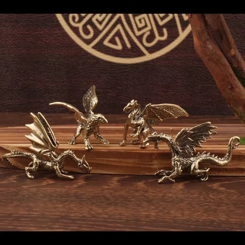 Vintage Brass Warcraft Magic Dragon Metal Figurine Creative Dinosaur Flying Dragon Desk Decoration Accessoires Office Miniatures
