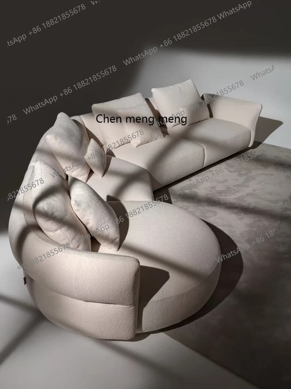 Italian light luxury curved sofa, special-shaped sofa in living room, modern and simple, beauty salon reception sofa