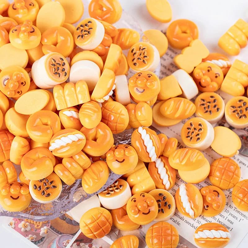 2pcs Mini Bread Baking Bread Dessert Model Kitchen Scene Dollhouse Toys Resin DIY Doll Accessories Decoration Home Decor Crafts