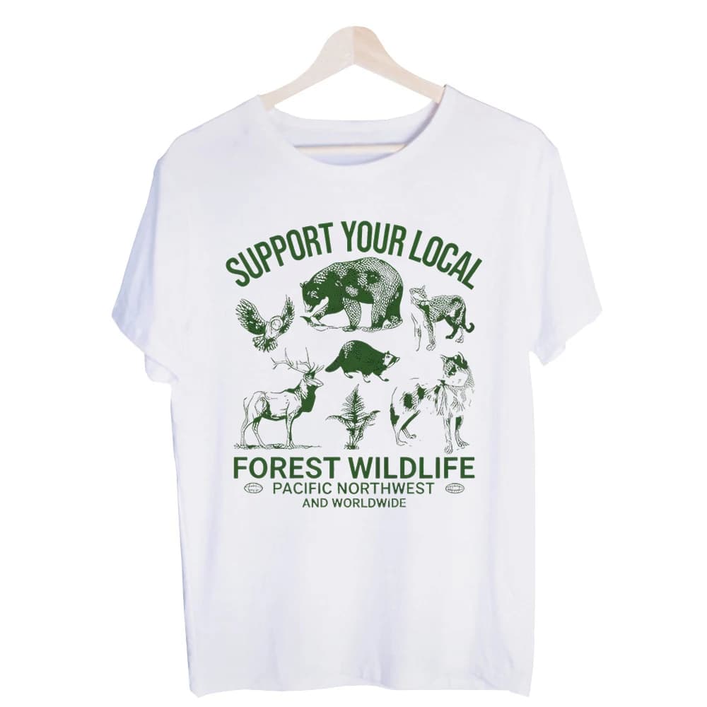 Men's Forest Wildlife Graphic Tee, Short Sleeve Crew Neck T-Shirt for Outdoor Casual and Nature-Inspired Outfits