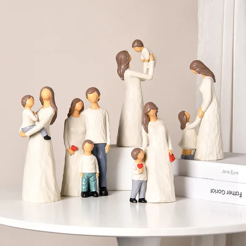 Family statue desktop ornament, living room home decoration, craft, creative wedding and new marriage gift