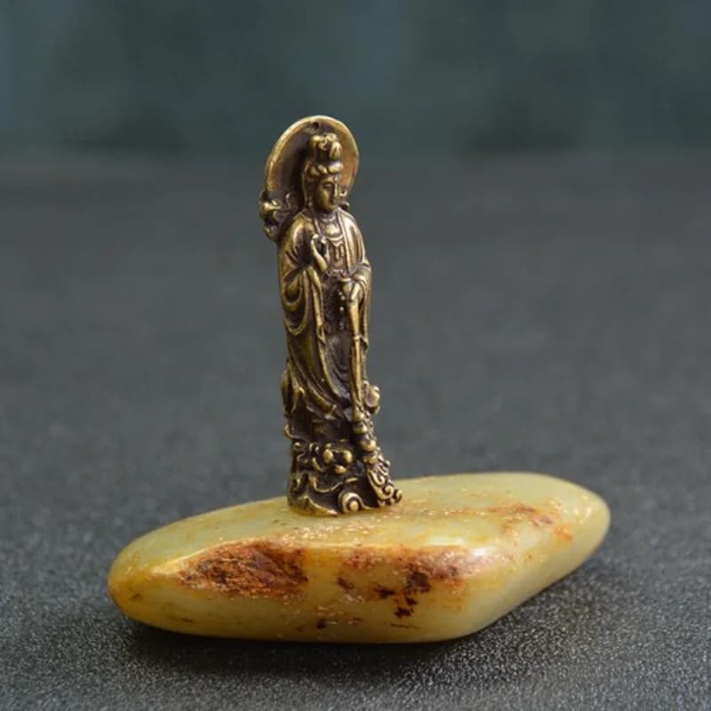 Antique Copper Mini Guanyin Bodhisattva Sculpture Small Standing Kwan Yin Figurine Buddhist Desktop Decor Craft Gift
