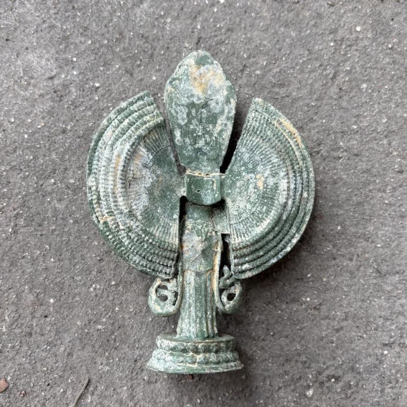 Brass Patina Carved Thousand-Armed Avalokiteshvara Buddha Statue Ornament, Tibetan Tantric Worship Item for Attracting Wealth an
