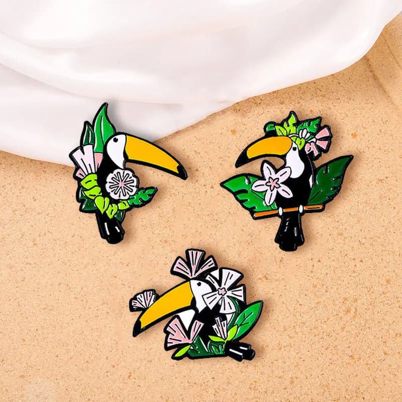 Creative Cartoon Parrot Brooch Fashion Alloy Toucan Badge Pin Decorative Accessory For DIY Clothing Bags Hat Scarf T-shirt Jeans