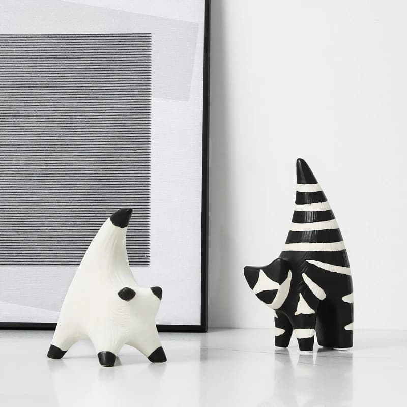Minimalist home hand-painted ceramic abstract black and white cat ornament, Nordic  creative desktop decoration