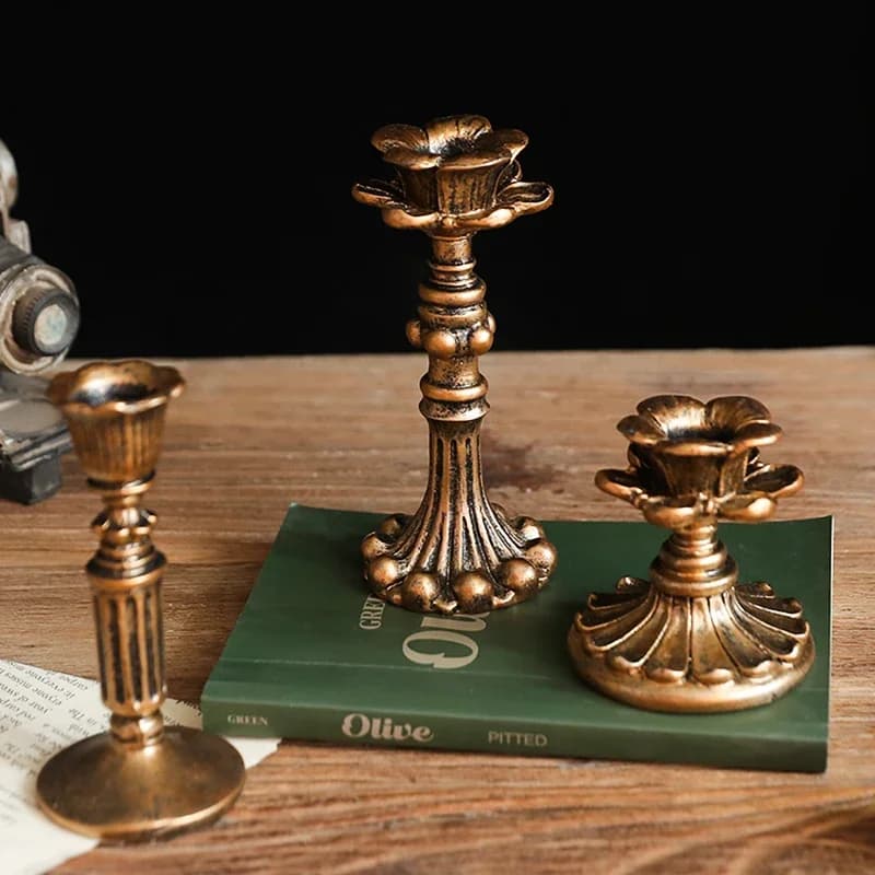French Classical Floral Resin Candle Holder Bronze Home Decoration Ornaments European Retro Nostalgic Photography Props