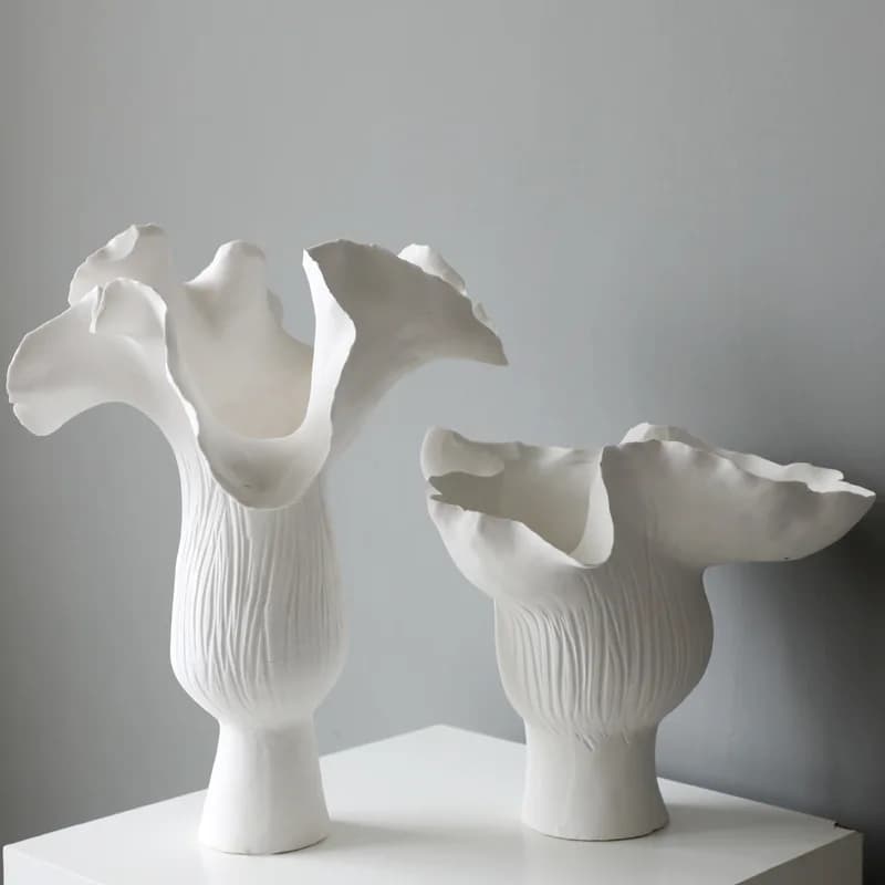 Ceramic Vase White Handicraft in The Shape of Irregular Flower Buds Flower Vase Floral Arrangement Accessories Home Decoration