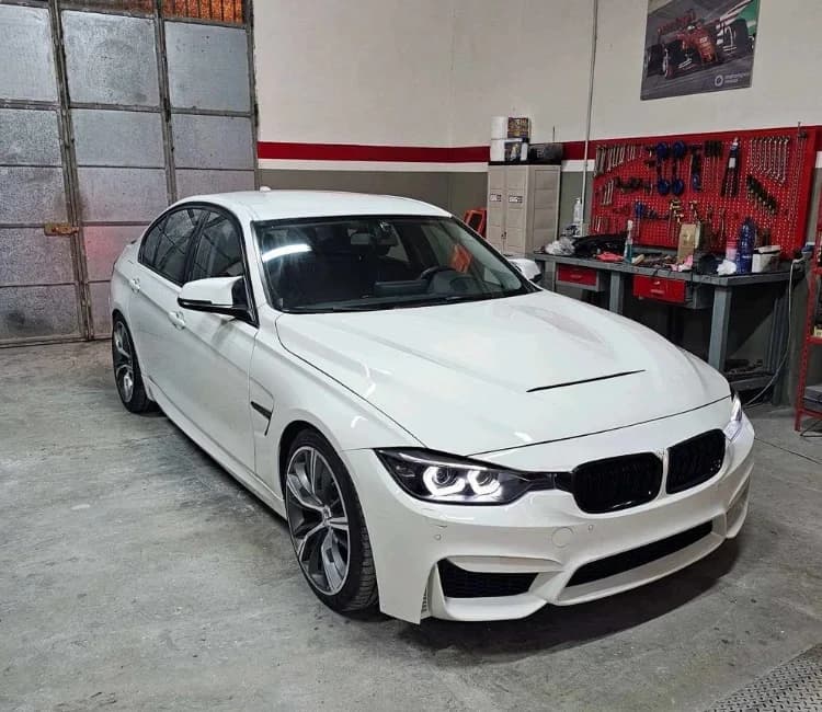For  F30 Upgrade to M3 Front and Rear Bumpers Front Lip Side Skirts Exhaust Pipes Grating Sporty Style Factory Price Body Kit