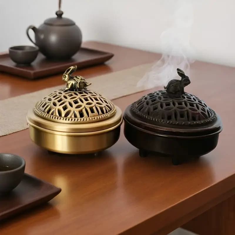 Classical three-legged for use, sandalwood disc , indoor agarwood burner, home incense box, in
