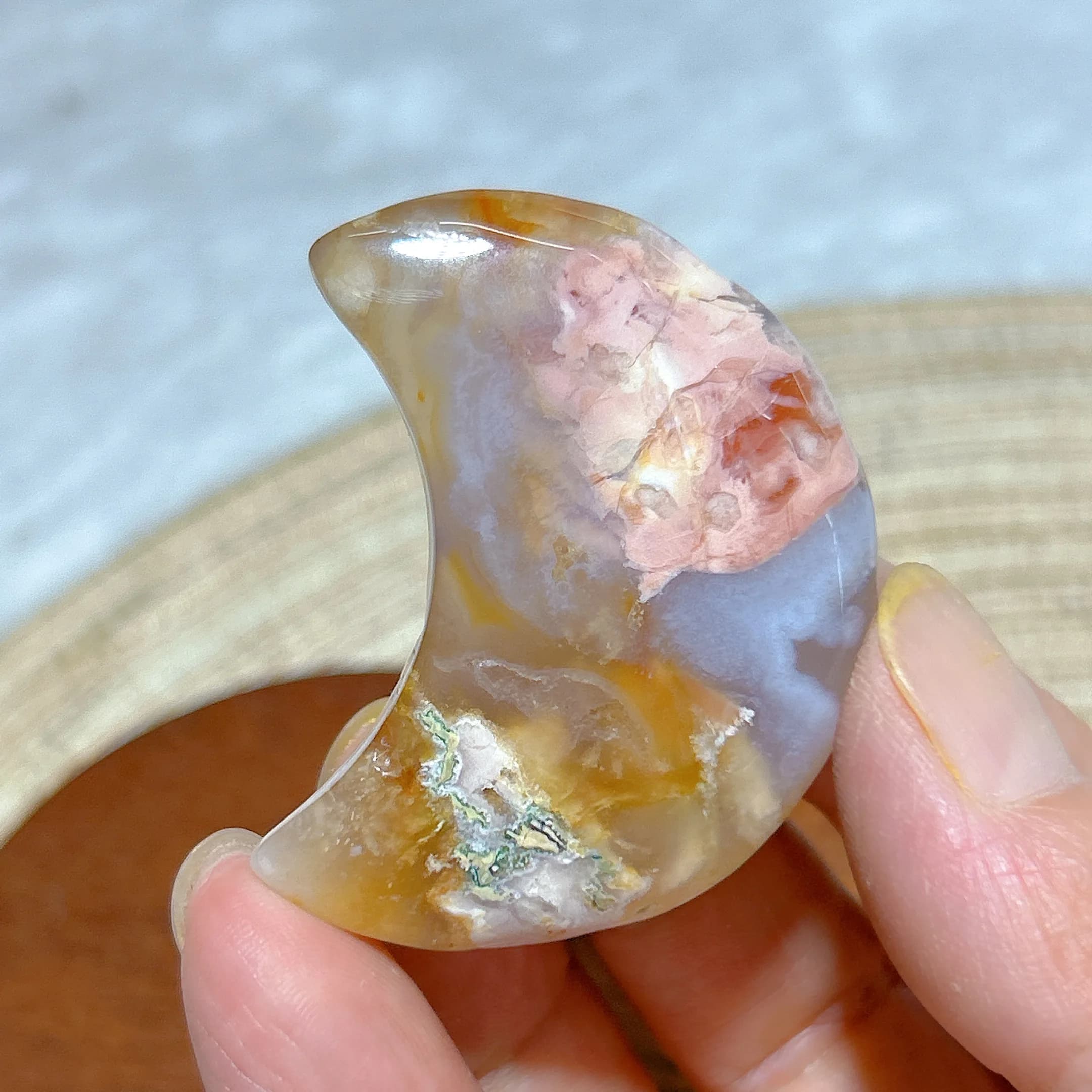 Natural Crystal Pink Flower Agate Small Moon High Quality Healing Gemstones Mineral Energy Reiki Home Decorations Gift