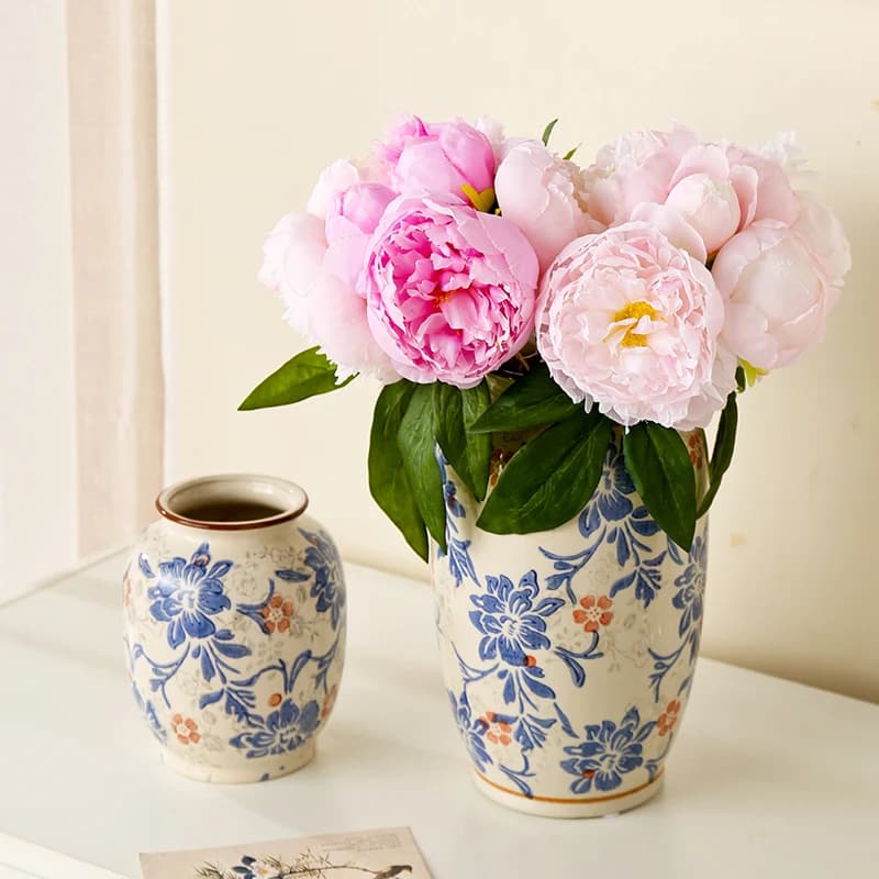 Blue and white porcelain vases, ceramic ornaments, vintage decorations, living room flowers, flower arrangement vases