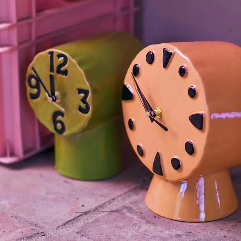 Retro Ceramic Colorful Cartoon Hand-painted Clock Pendant，Nordic Retro Simple Desktop Ornaments A Great Gift