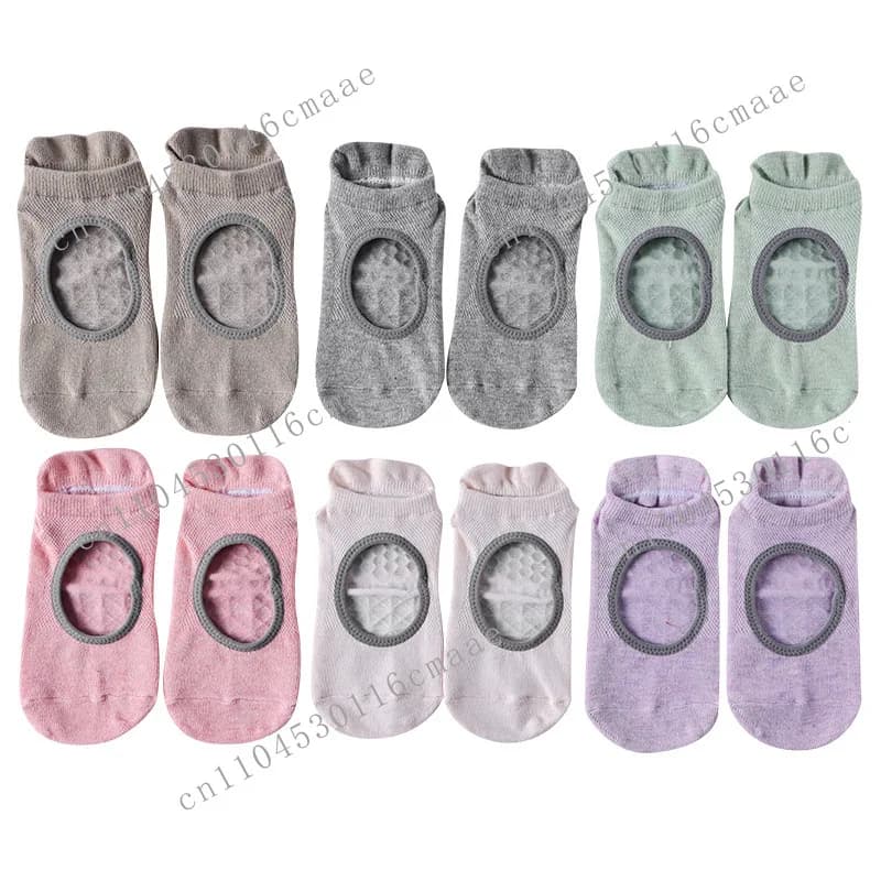 2025 new autumn and winter yoga socks non-slip professional women Pilates socks sports wholesale floor socks silicone