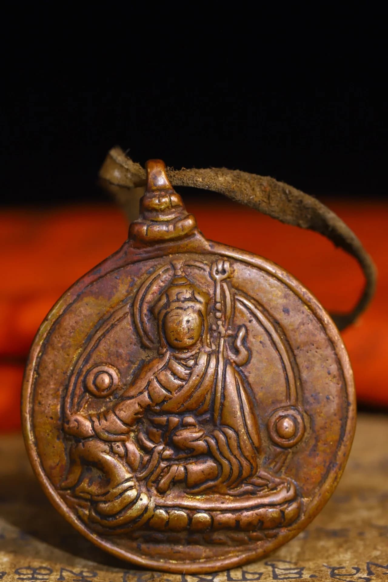 2"Tibetan Temple Collection Old Bronze Cinnabar Guru Rinpoche Padmasambhava Eight  Trigrams Pendant Amulet Dharma Town house