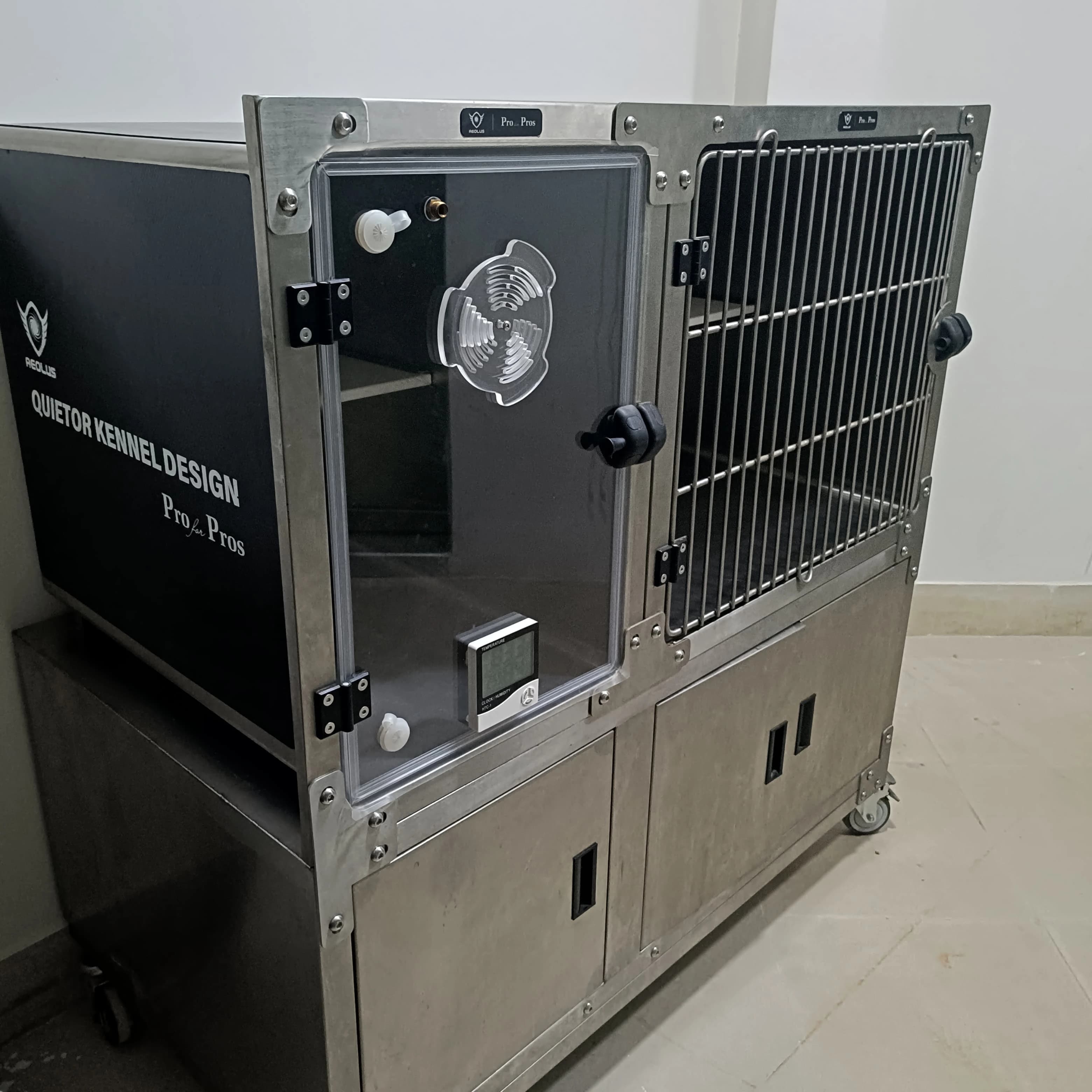 Customized Pet Oxygen Cages with Storage Cabinets Convenient Disinfection Round Corner Modular Cage System
