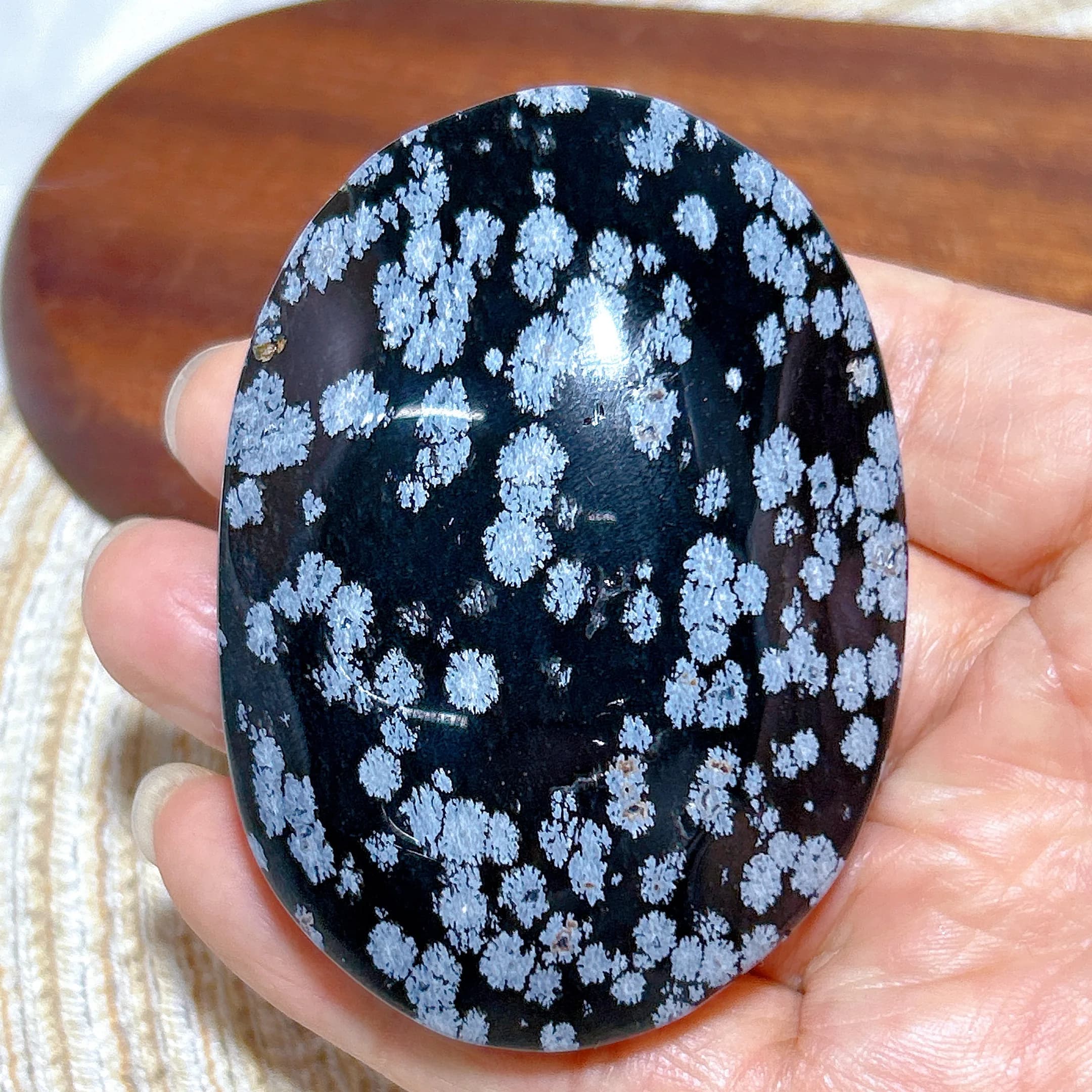 Healing Natural Crystals Snowflake Black Obsidian Palm Energy Ornament High Quality Gemstone Home Decorations Room Decro Gift