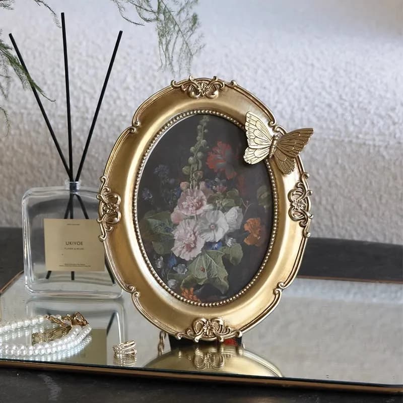 French Retro Photo Frame, High-End And Luxurious Oil Painting Style Butterfly Ornament, 7-Inch American Wall Mounted Frame