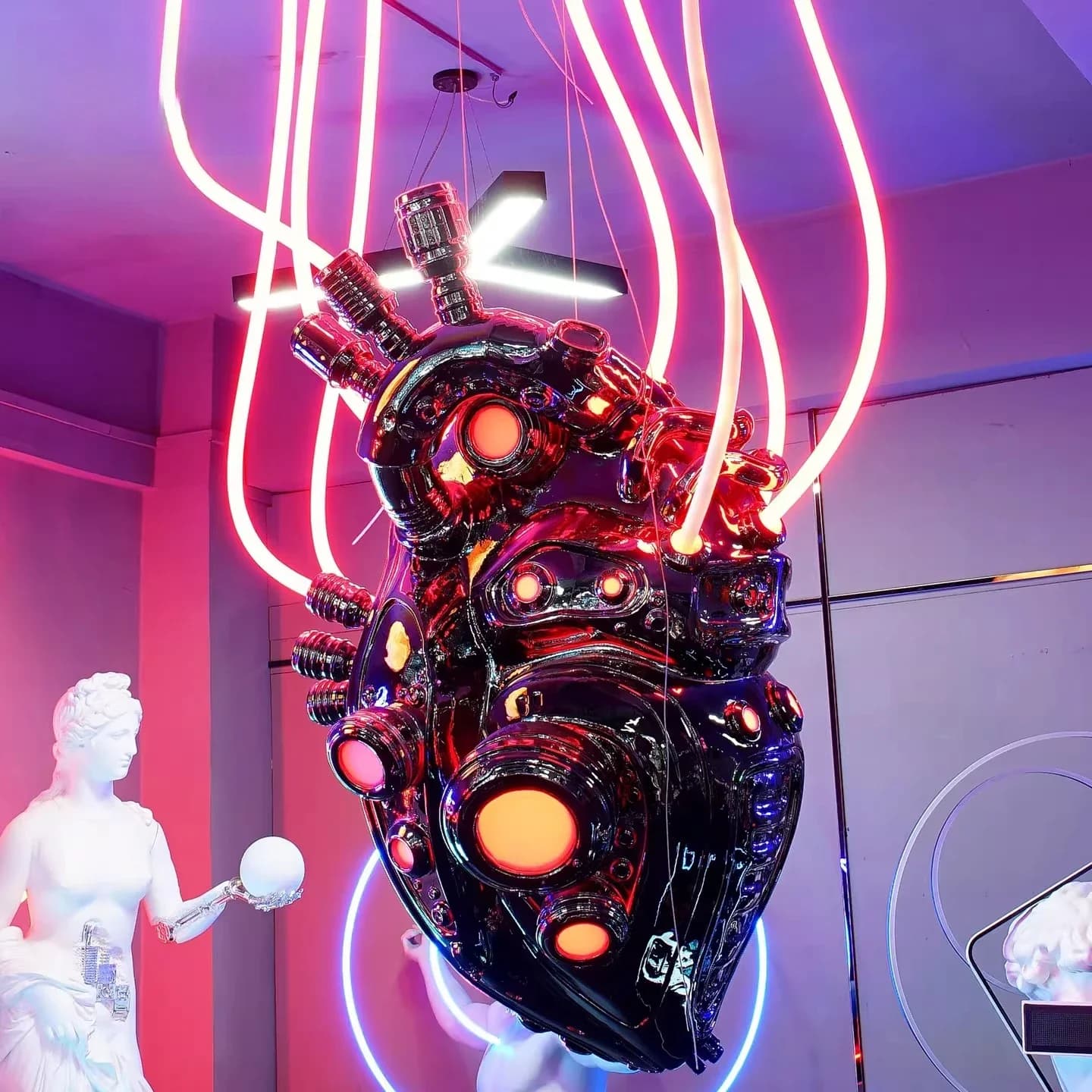 Mechatronics Heart Glow, Large Ornament Sculpture Bar KTV Creative Soft Punk Elephant Art Design Ornament