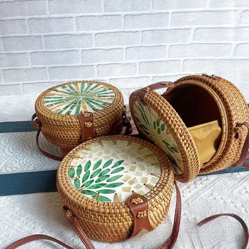 Hand-woven diagonal span bags, straw bags for vacation travel