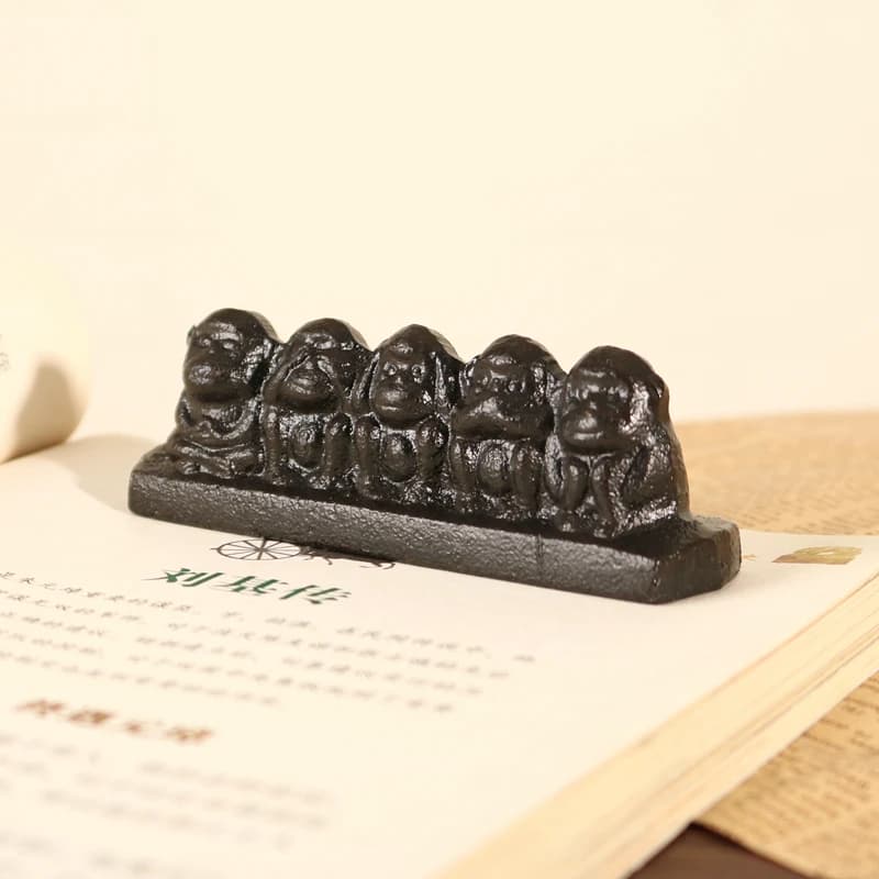 Retro Black Five Monkeys Cast Iron Paper Weight With Rounded Rectangle Bottom Base Home Office Gift For Desk Tabletop Decoration
