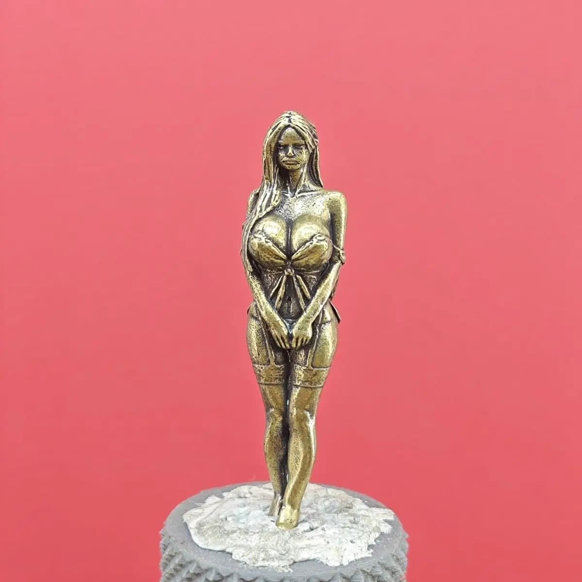 Brass Miniature Figurine | Desktop Ornament for Home Decor | Art Detailed Charming Lady Sculpture | Unique Gift ﻿