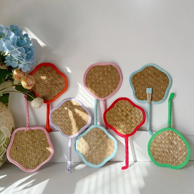 Mini Love Heart Cattail Leaf Fan Summer Hand Fan Petal Round Peach Heart Fan For Kids