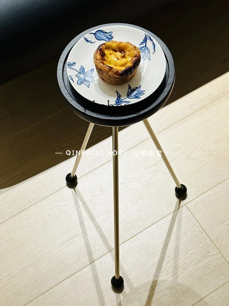 Creative Mini Coffee Table Living Room Sofa Triangle Cup Holder Display Stand Furnituren2