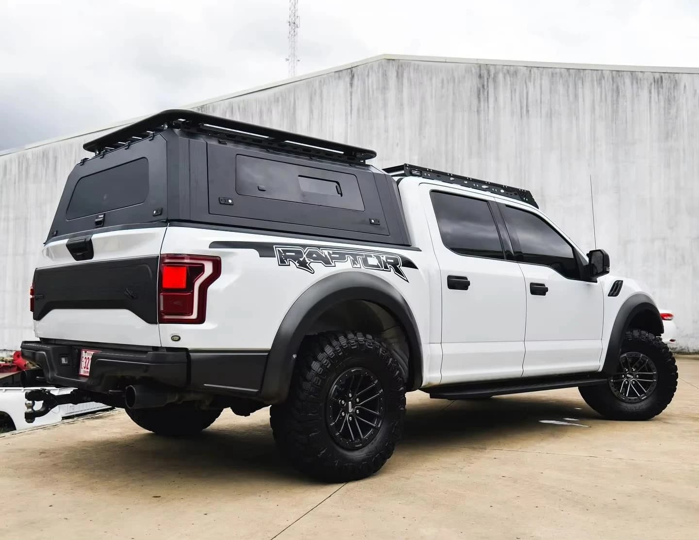 4x4 Offroad Waterproof Aluminum Alloy Folding Roll-Up Hard Top Canopy Pickup Truck Topper Camper Side Steps for Ford F150 Ranger