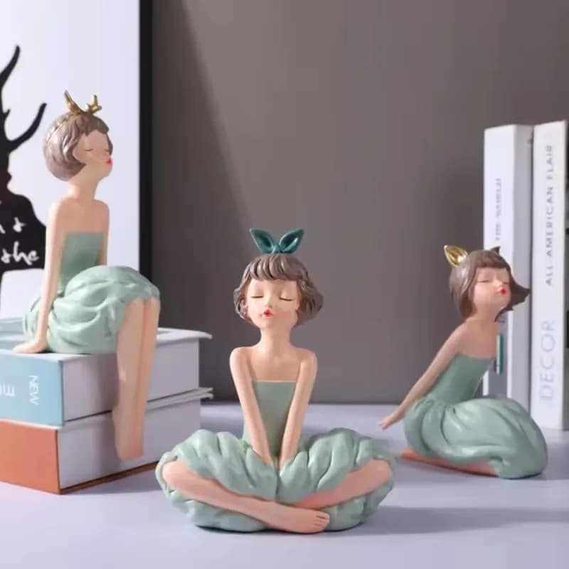 Nordic Modern Girl Statue Figurine Creative Table Decor for Office Living Room Interior Home Decoration Accessories