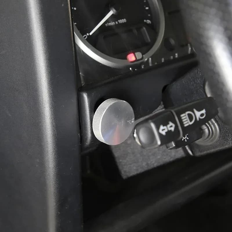 Gao Ruying For Land Rover Defender 90 110 130 2004-2018 Car Dash Fuse Box Cover Screw Bolt Knob Interior Car Accessories