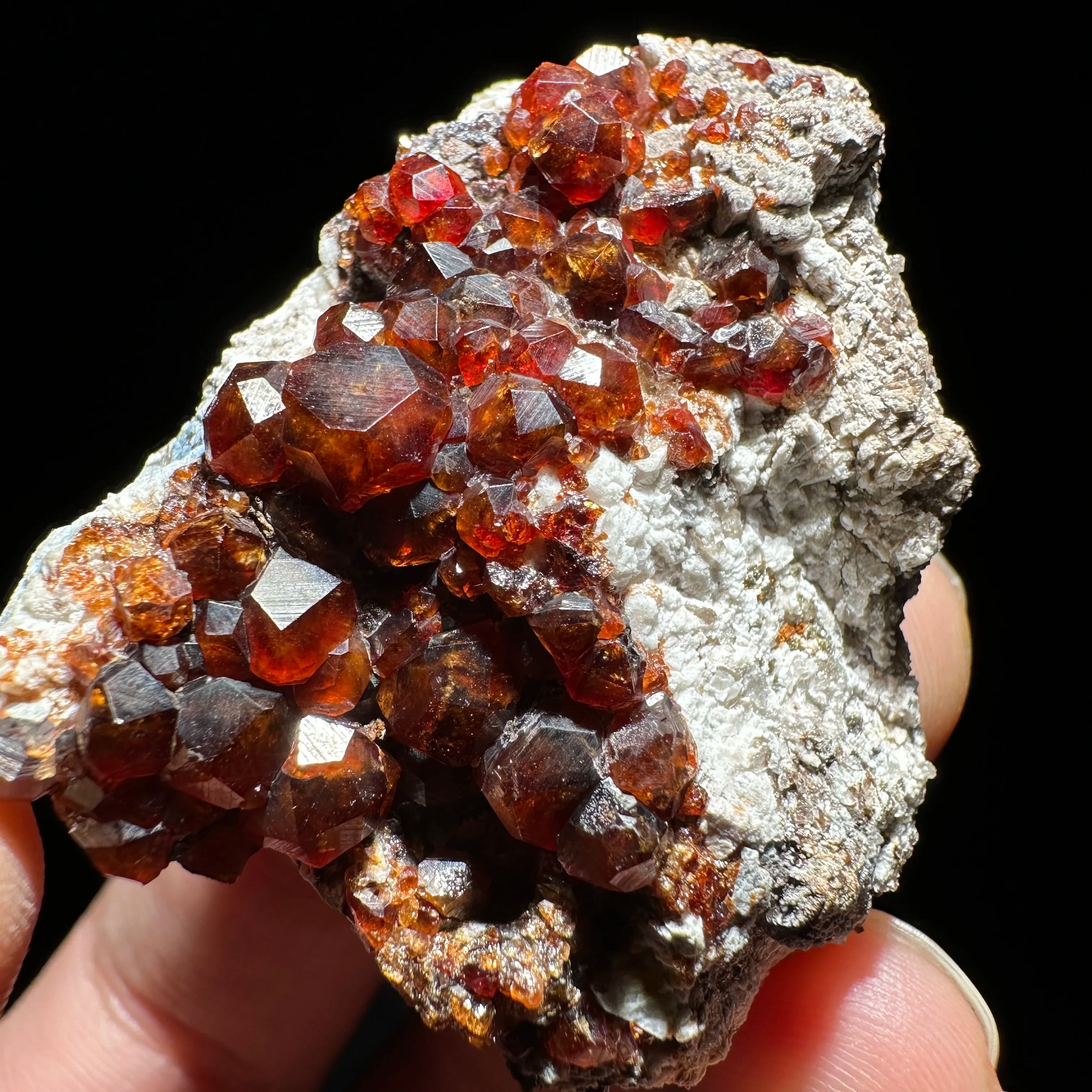 Natural garnet rough crystal mineral specimen quartz cure specimen gem collectibles