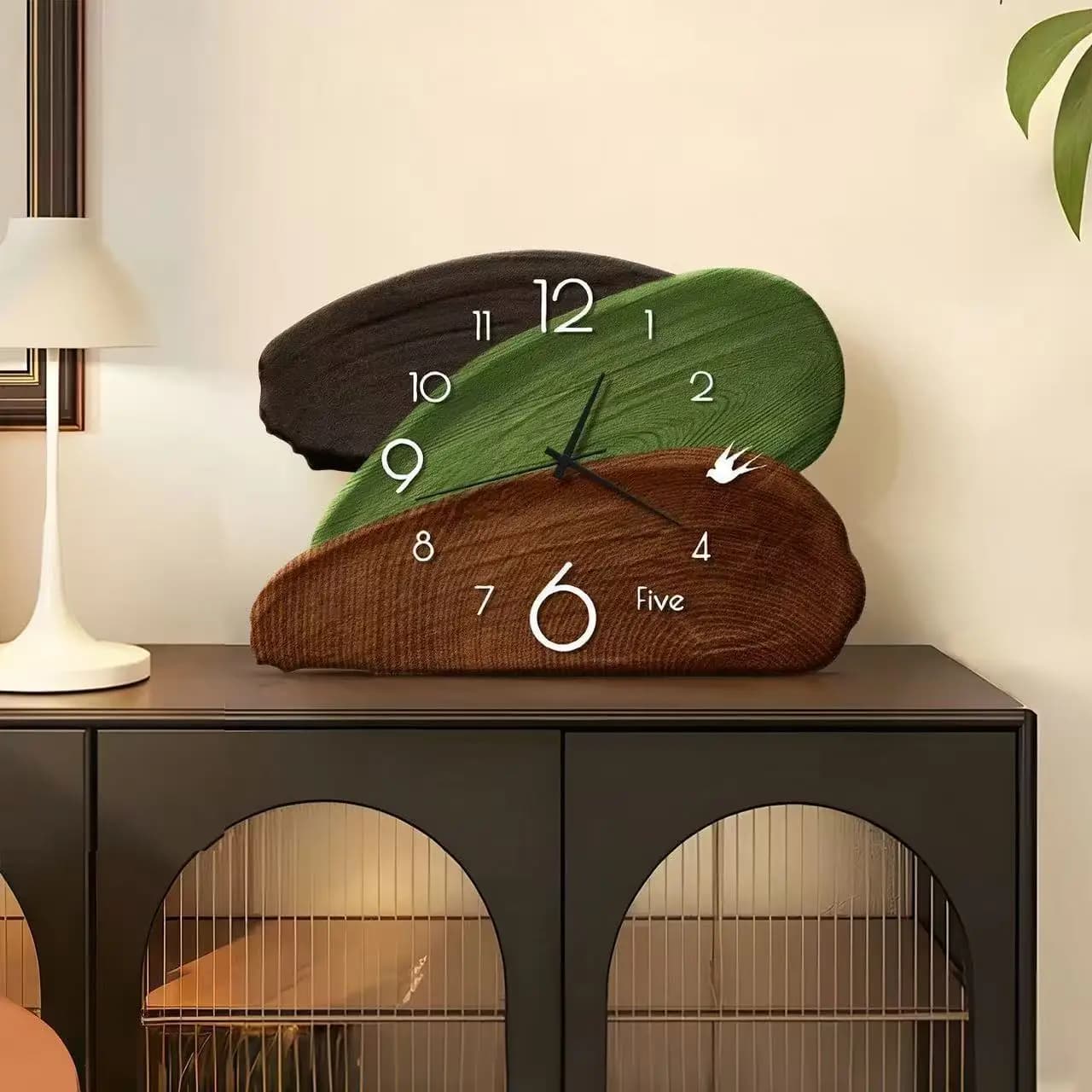 Medieval desktop ornaments clock green retro living room wall clock art advanced creative silent pendulum table clock painting