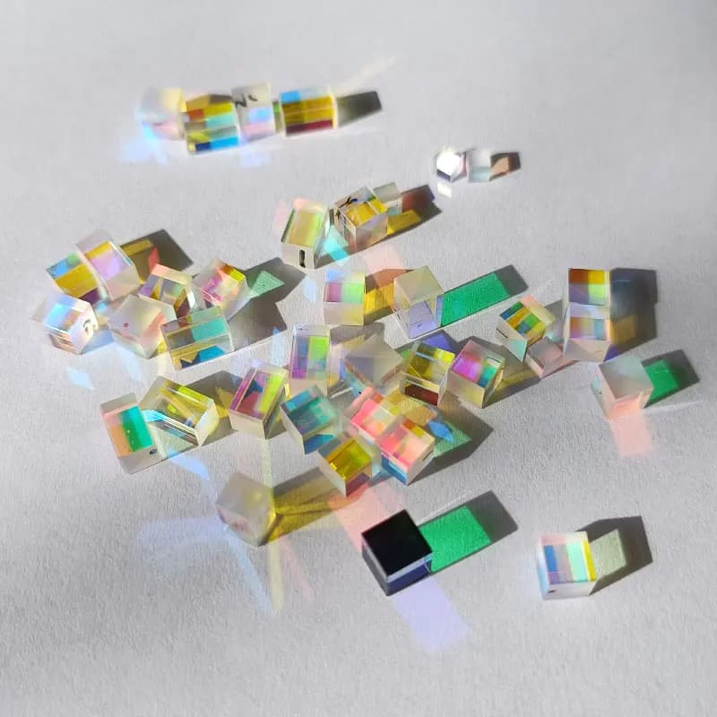 20PCS Mini Damaged Cross Dichroic X-Cube Prism RGB Combiner Splitter Optical Glass Square Prism Party Decoration Randomly Issued