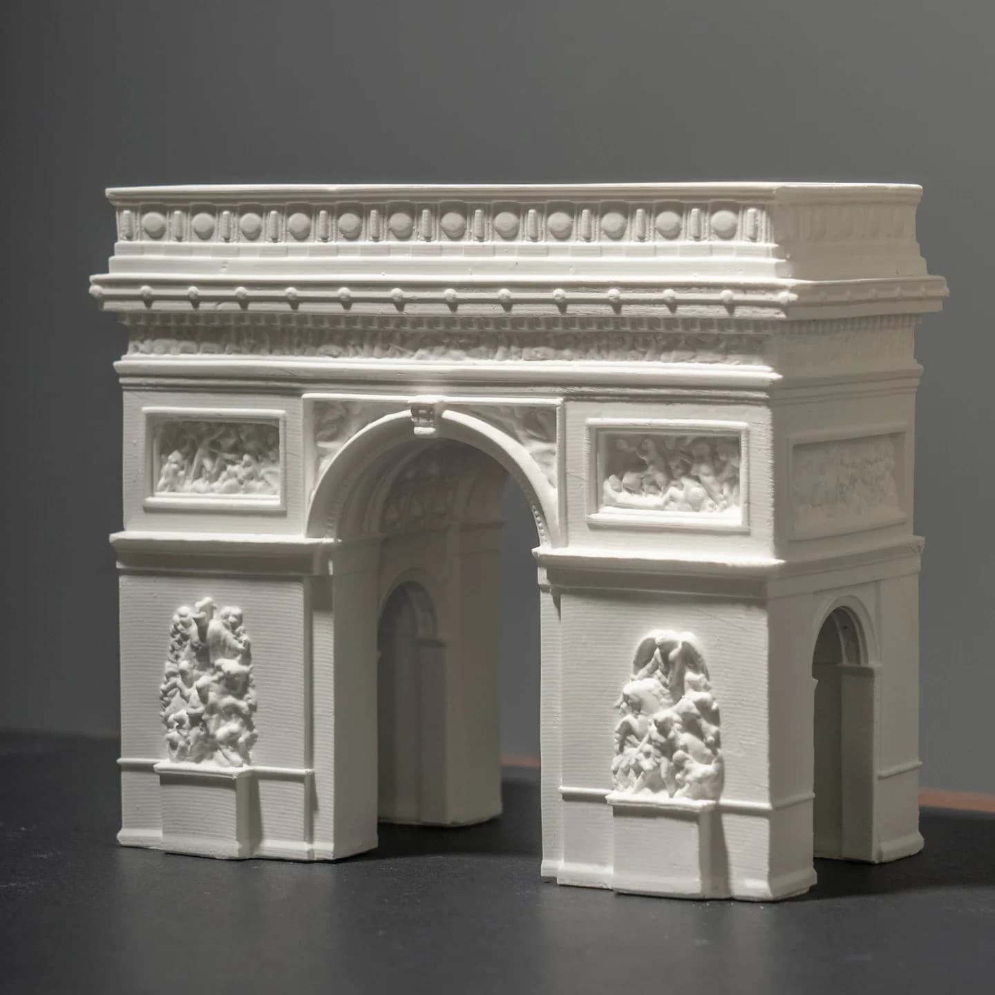 French Arc De Triomphe Miniature Landscape Cement/Plaster Cultural and Creative Decorative Art Pieces