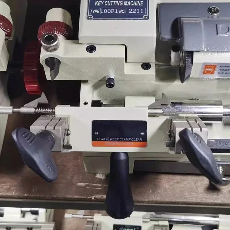 100F1 Horizontal Double-Head Key Machine Manual Feed Milling Machine Clampable Folding Key without Clamp
