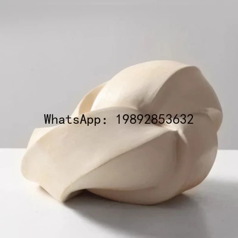 u11Resin Handicrafts Abstract Geometric Knot Silver Ball Winding Twist Decorative Figurines Home Decoration Accessories