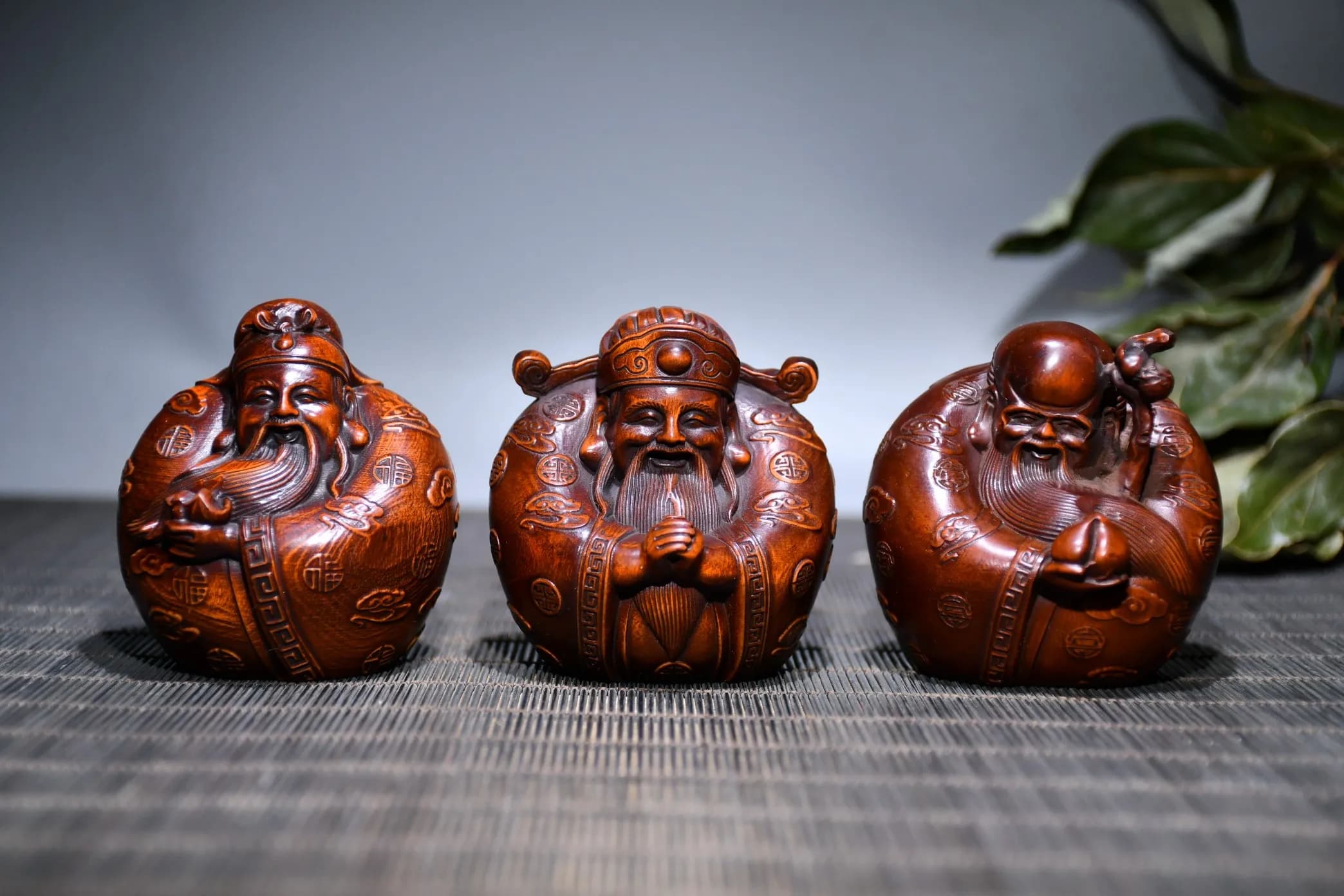 3"Tibetan Temple Collection Old Boxwood TThree Stars of Luck Prosperity Longevity Three Immortals Amass wealth Worship Hall