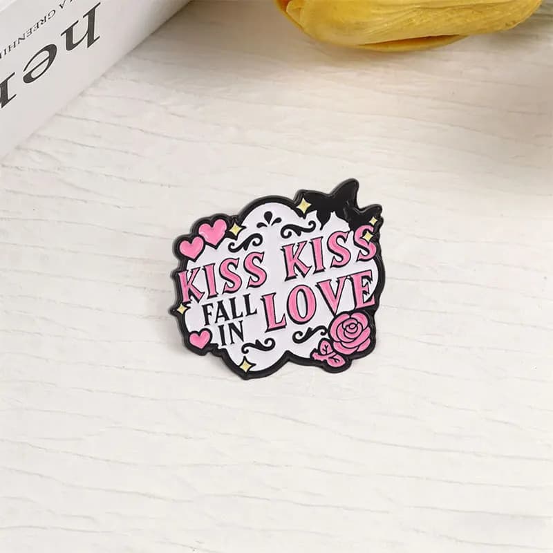 Creative English Phrases Kiss Kiss You Brooch Unisex Metal Badge Love Rose Sweet Valentine Gift Pin DIY Clothing Bags Hat Jeans
