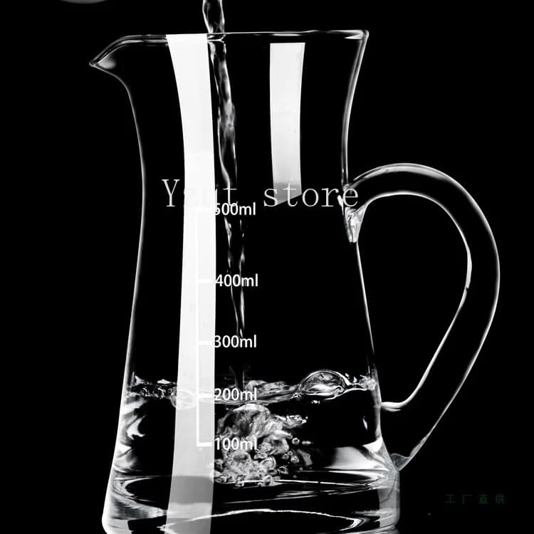 Large capacity with graduated red  decanter, pour device, thickened glass Baijiu  dispenser, old  blending wine dispenser