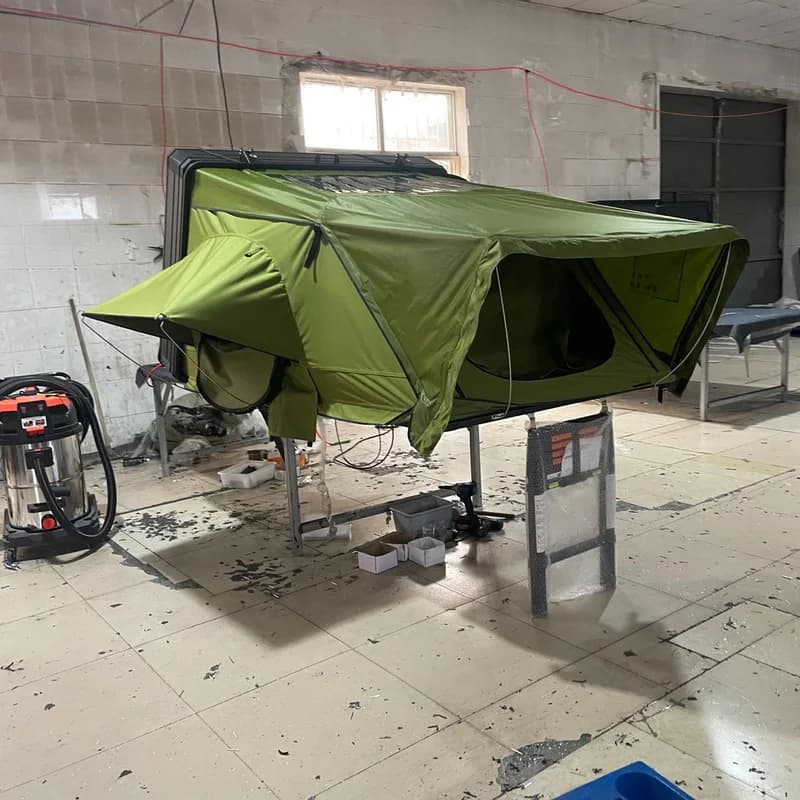 High Quality 4x4 Off-Road Overland 4-Person Waterproof Aluminum Clamshell Hard Shell Rooftop Tent For SUV Pickup