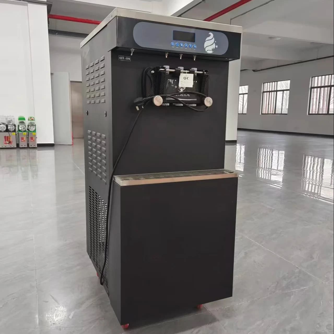 Commercial 3 Flavor Floor Standing Soft Serve Ice Cream Machine with Pre-Cooling System High Capacity Frozen Yogurt Maker
