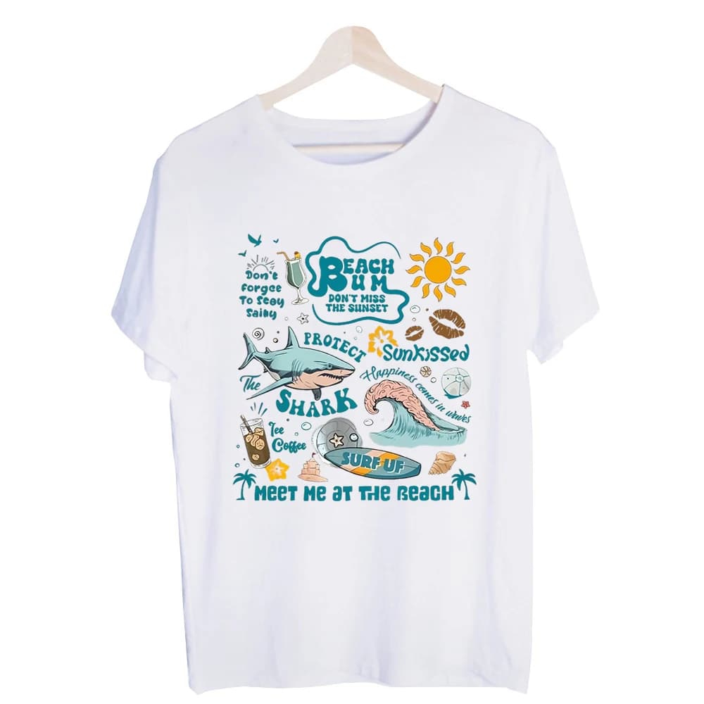 Men's Beach Shark and Sunset Graphic Tee, Short Sleeve Crew Neck T-Shirt for Summer Vacation and Casual Outfits