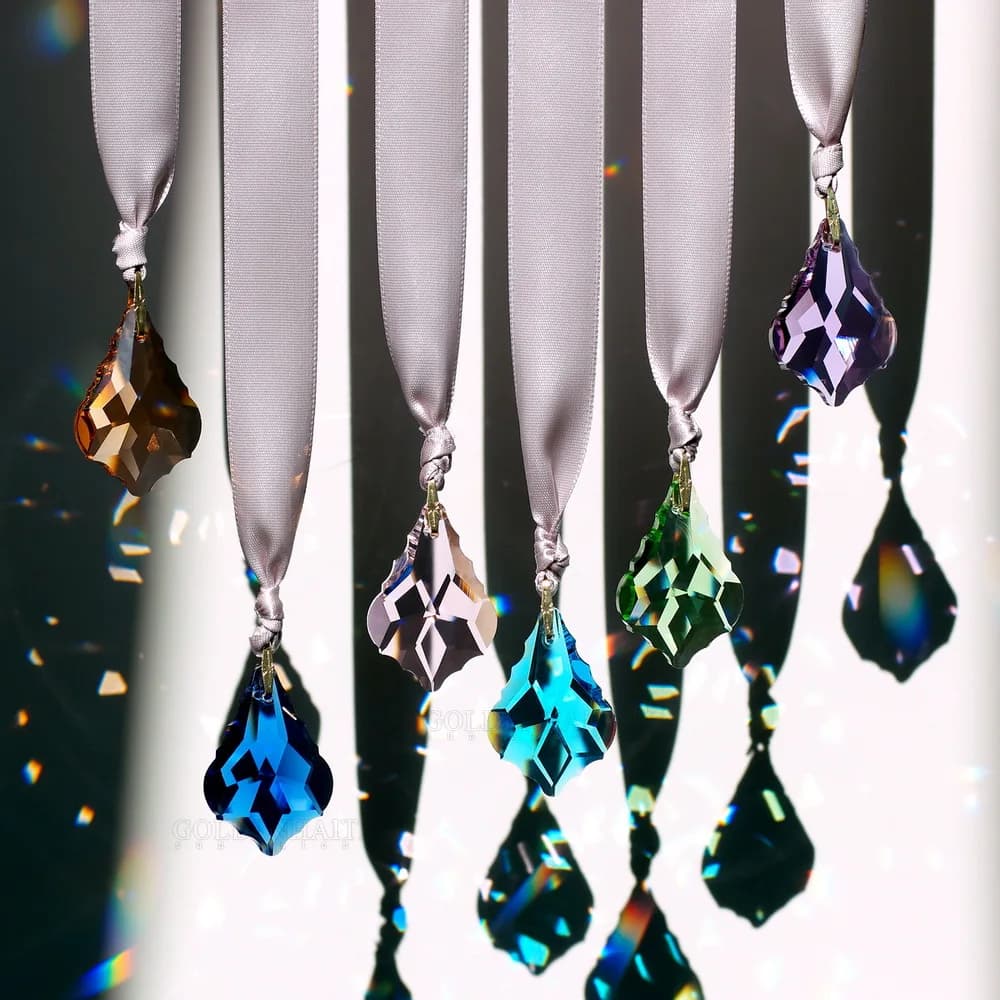 Top Quality 38mm Through Coloured Crystal Sparkle Double-sizes Maple Leaves Pendants For Christmas Tree Hanging Home Decoration